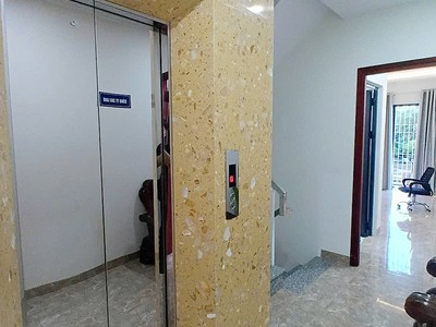 Bán nhà mặt tiền 3 tầng 1 tum đường số 4 vcn phước hải 2