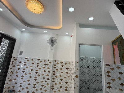 Lô góc 2 mặt tiền hẻm xe tải   nhà 3 tầng kinh doanh sầm uất   giá chỉ nhỉnh 2 tỷ 2