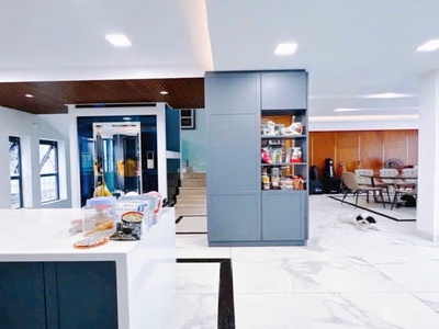 Bán nhà hẻm ô tô cách mạng tháng tám - quận 3 - diện tích 5.5 x 18.6 m, 6 tầng, giá 25 tỷ 1