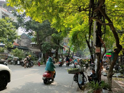 Cho thuê gấp giá rẻ trương định 100m, 1 sàn, mặt tiền 5m, 12 tr/th hoàng mai. 0