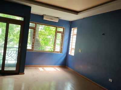 Cho thuê gấp giá rẻ trương định 100m, 1 sàn, mặt tiền 5m, 12 tr/th hoàng mai. 4