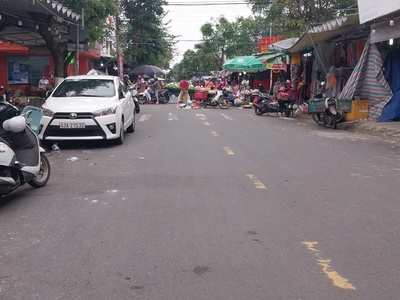 Nhà mt đặng văn ngữ  đường 7.5m ngay chợ cẩm lệ, 100m2, 3 mặt thoáng, kinh doanh tốt, 5.x tỷ 3