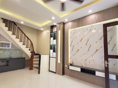 Giảm gấp 500 triệu còn 5,2 tỷ.tôn đức thắng đống đa 3 tầng, 33 m, ngõ 3,5 m, 70 m ra phó, sổ đỏ 1