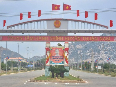  950 triệu   bán lô đất đẹp mặt tiền đường 40m    vị trí đắc địa:    diện tích: 150m   6m x 0