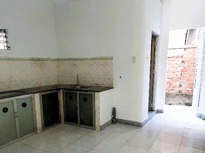 Cho thuê nhà 1 trệt 1 lầu, 90m , 4pn, gần metro, đh kiến trúc 1