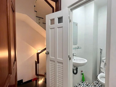 Nhà mới 2tầng cách mặt tiền 15m hẻm thẳng xe hơi ngủ nhà sổ vuông m250 gía 8,5 tỷ thương lượn 3