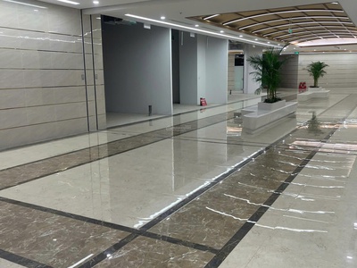 Chính chủ cần bán mặt bằng kinh doanh khu trung tâm thương mại parking zone 4 vinhomes smart city 4