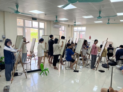 Lớp học vẽ cơ bản ở Hà Nội 1