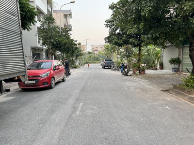Vay ngân hàng hơi quá sức, chủ đang thở oxy cần bán gấp 60m2 đất đường 17m TĐC Trâu Quỳ. Giá Tốt 1