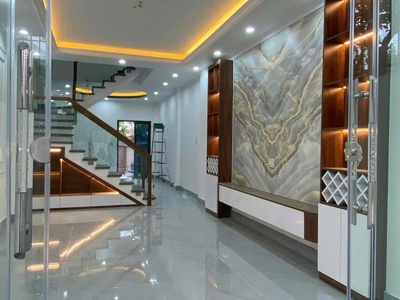 NHÀ 3 TÂNG - Xây độc lập - sân cổng riêng  - Đường 5m ô tô đỗ cửa - Tại Đồng Hoà 1