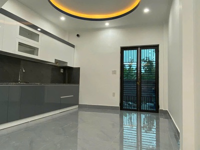 NHÀ 3 TÂNG - Xây độc lập - sân cổng riêng  - Đường 5m ô tô đỗ cửa - Tại Đồng Hoà 3