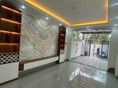 NHÀ 3 TÂNG - Xây độc lập - sân cổng riêng  - Đường 5m ô tô đỗ cửa - Tại Đồng Hoà 4