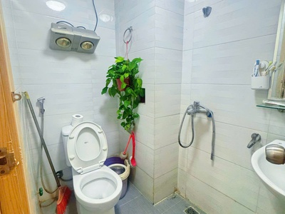 Chính chủ bán gấp căn hộ góc 80m  tầng 17   view hồ điều hòa, full nội thất cao cấp tại KĐT Thanh Hà 3