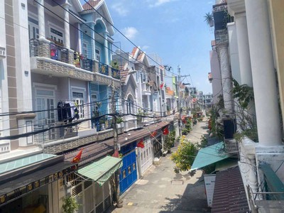 Cho thuê nhà nguyên căn, Mặt tiền tại TT Nhà Bè 7