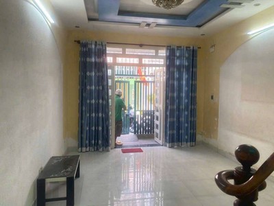 Cho thuê nhà nguyên căn, Mặt tiền tại TT Nhà Bè 4