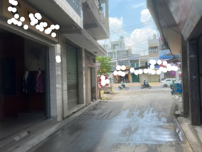 Bán gấp nhà 2 MT  Nguyễn Bá Tòng và Trường Chinh P.11 Quận Tân Bình 4