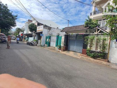 Bán nhà 2 MT đường Bà Huyện Thanh Quan ngang 12M diện tích 268M2 CHỈ 24 TỶ 1