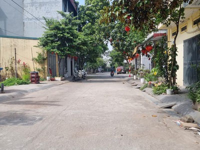 Bán đất thượng thanh 73m x 5m6 vuông đẹp, oto tránh, vỉa hè. lh 0936123469 0