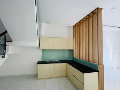Dãy nhà 4 căn ngay chợ thạnh phú , cách cây xăng 26 chỉ 15 phút di chuyển 2