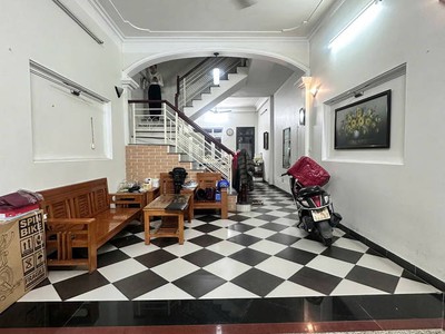 Bán nhà dân xây đẹp bắc từ liêm - ngõ nông gần phố - trước nhà thoáng trước sau - sổ đỏ hoa khôi. 0