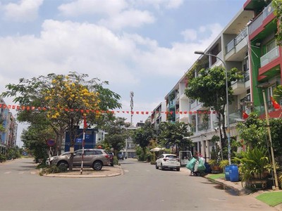 Bán đất lớn 1.200m    mặt tiền lê ngung   góc 2mt   gần aeon   giá 70 tỷ 0