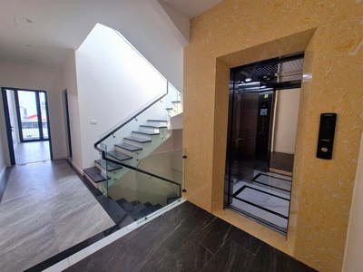 Nhà phân lô 59m 6 tầng- vỉa hè kinh doanh  thang máy - view công viên. đường xe tải đua chỉ hơn 10 4