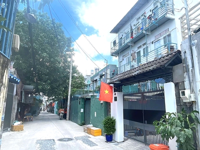 Chdv  32 phòng   hẻm xe tải   gần đh ngân hàng - trung tâm thủ đức  dòng tiền 1 tỷ /năm 0