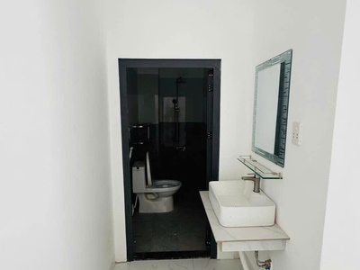 Dãy nhà 4 căn ngay chợ thạnh phú , cách cây xăng 26 chỉ 15 phút di chuyển 4