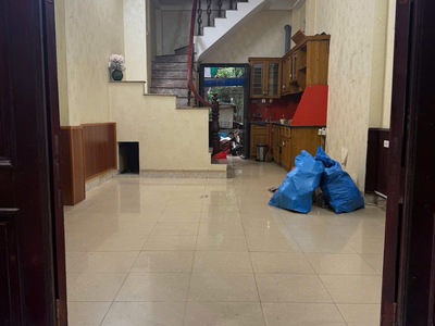 Chính chủ cho thuê nhà 5 tầng 2