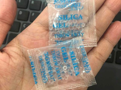 Túi Hút Ẩm Có Làm Hỏng Sản Phẩm May Mặc Không 2