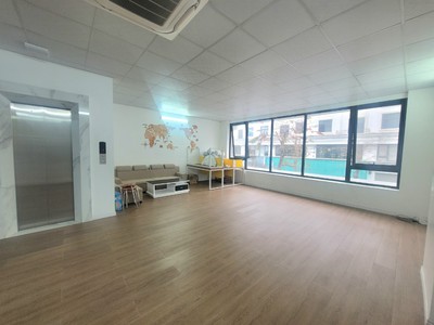 Cho thuê sàn văn phòng tầng 2 80m2 tại Vinhomes Marina 3