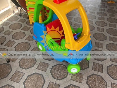 Xe chòi chân ô tô trẻ em, xe chòi chân mái vòm giá rẻ 4
