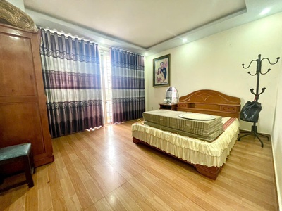 Nhà mặt đường vĩnh tiến, 68m 4 tầng, giá 6.1 tỉ, ô.tô đỗ cửa thoải mái 2