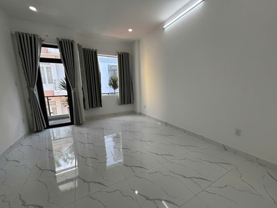 Gấp bán nhà 3 tầng, 4x13, gần siêu thị emart giáp tân bình giá nhỉnh 6 tỷ 2