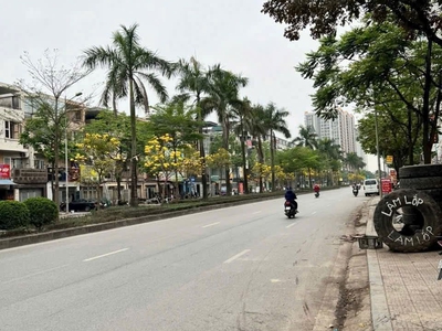 Bán nhà 7 tầng, mới kinh koong,  mặt đường đỗ mười 4 làn xe, oto ngủ, nội thất sáng bóng 0