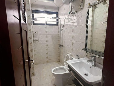 Cho thuê phòng studio tại phố nguyên hồng, p. láng hạ, quận đống đa, hà nội 2