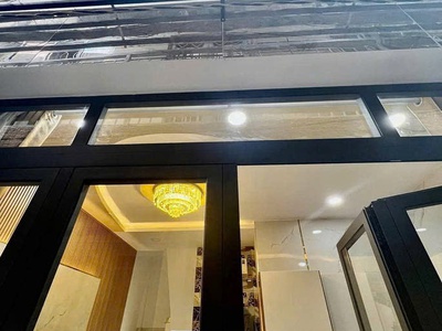 Bán nhà 3 tầng mới đẹp   full nội thất ngang 4,5m   giá 4,5ty  ngay trung tâm quận 3 . p.12, lê văn 0