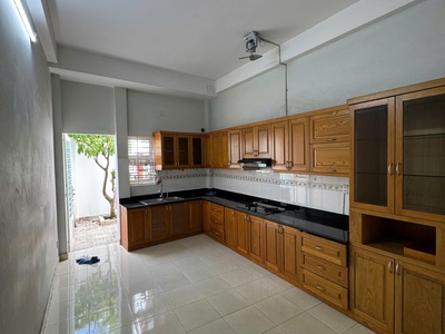 Cho thuê nhà trung tâm   sát Phan Xích Long   diện tích sàn 87m    giá tốt 4