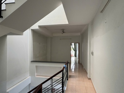 Cho thuê nhà trung tâm   sát Phan Xích Long   diện tích sàn 87m    giá tốt 7