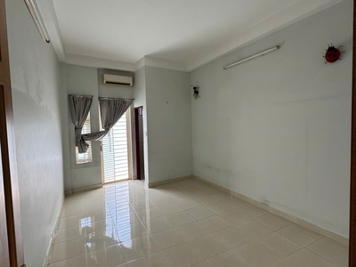 Cho thuê nhà trung tâm   sát Phan Xích Long   diện tích sàn 87m    giá tốt 9