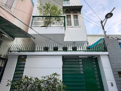Cho thuê nhà trung tâm   sát Phan Xích Long   diện tích sàn 87m    giá tốt 0
