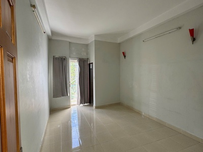 Cho thuê nhà trung tâm   sát Phan Xích Long   diện tích sàn 87m    giá tốt 11