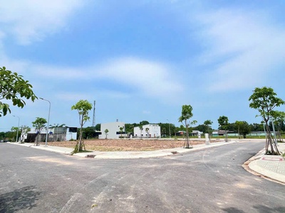 Bán gấp lô đất 80m   8x10 , giá chỉ 2.1 tỷ   Sổ riêng từng nền. 2
