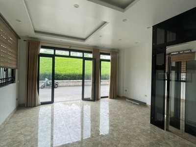 Nhà mặt phố kinh doanh đỉnh 41m2,x  5 tầng, mặt  tiền 6.8m, 13.1 tỷ  bồ đề-long biên. 1