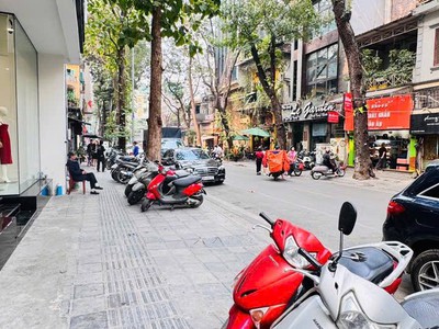 Bán nhà mặt phố trần nhân tông, 140m2, 10 tầng 2 hầm, mặt tiền 7.2m, 159 tỷ, vỉa hè rộng, kd đỉnh 4