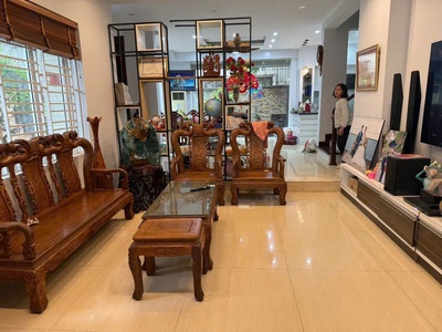 Gấp  bán nhanh bt bán đảo linh đàm view hồ lộng gió 200 m2 sổ đỏ giá rẻ 46 tỷ 1