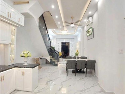  bán nhà ngô gia tự, q.10, hẻm thông, cho thuê tốt, 8.x tỷ 3