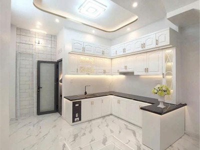  bán nhà ngô gia tự, q.10, hẻm thông, cho thuê tốt, 8.x tỷ 4
