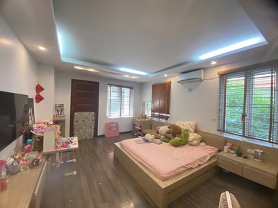 Gấp  bán nhanh bt bán đảo linh đàm view hồ lộng gió 200 m2 sổ đỏ giá rẻ 46 tỷ 3