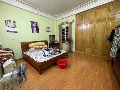 Bán nhà cát linh, phân lô ô tô, kinh doanh 36m 5 tầng mặt tiền 4m giá chào 14 tỷ 2